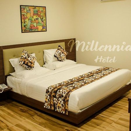 Millennials Hotel Bangalore Exteriör bild