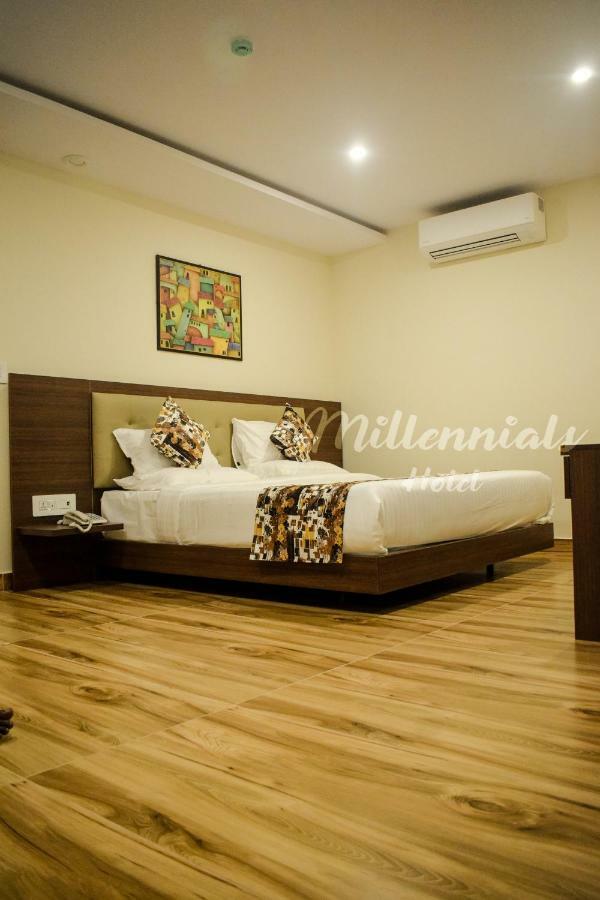 Millennials Hotel Bangalore Exteriör bild